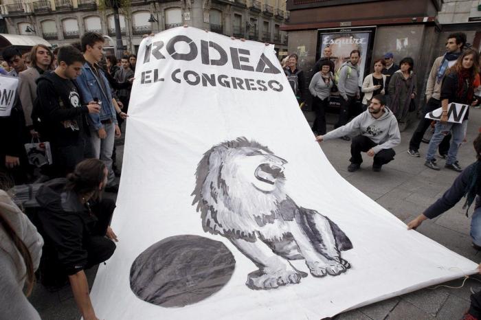 El 25S y el 15M convocan un nuevo 'Rodea el Congreso' con motivo de la huelga y llaman a permanecer toda la noche