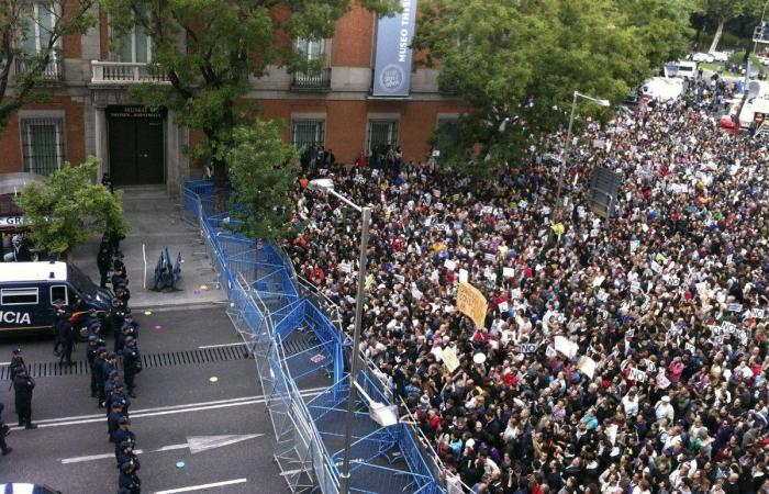 El 25S y el 15M convocan un nuevo 'Rodea el Congreso' con motivo de la huelga y llaman a permanecer toda la noche