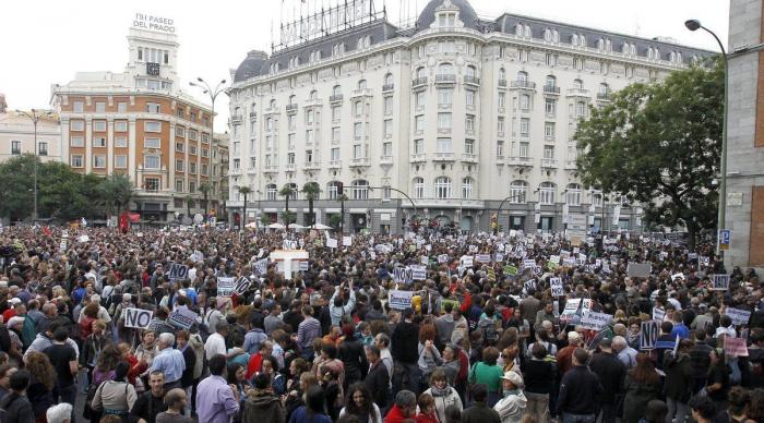 El 25S y el 15M convocan un nuevo 'Rodea el Congreso' con motivo de la huelga y llaman a permanecer toda la noche
