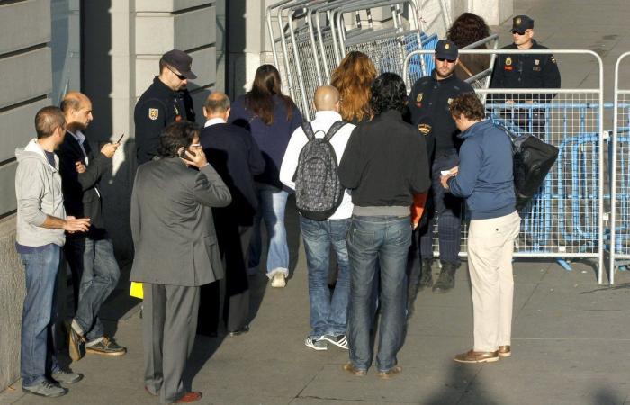 El 25S y el 15M convocan un nuevo 'Rodea el Congreso' con motivo de la huelga y llaman a permanecer toda la noche