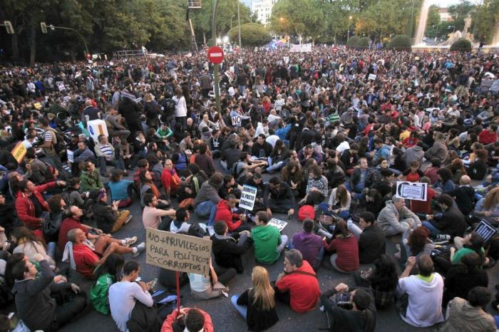 El 25S y el 15M convocan un nuevo 'Rodea el Congreso' con motivo de la huelga y llaman a permanecer toda la noche
