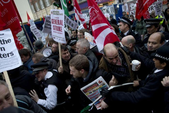 Los 'peperos' y su primera vez en una manifestación