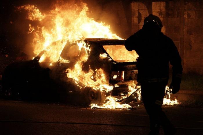 El Gobierno ignora la huelga y saca adelante un alivio a los desahucios sin consenso con el PSOE