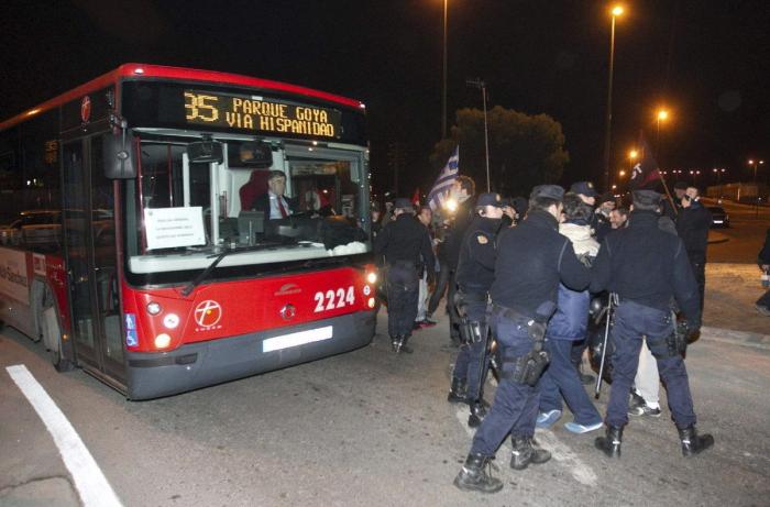 El Gobierno ignora la huelga y saca adelante un alivio a los desahucios sin consenso con el PSOE