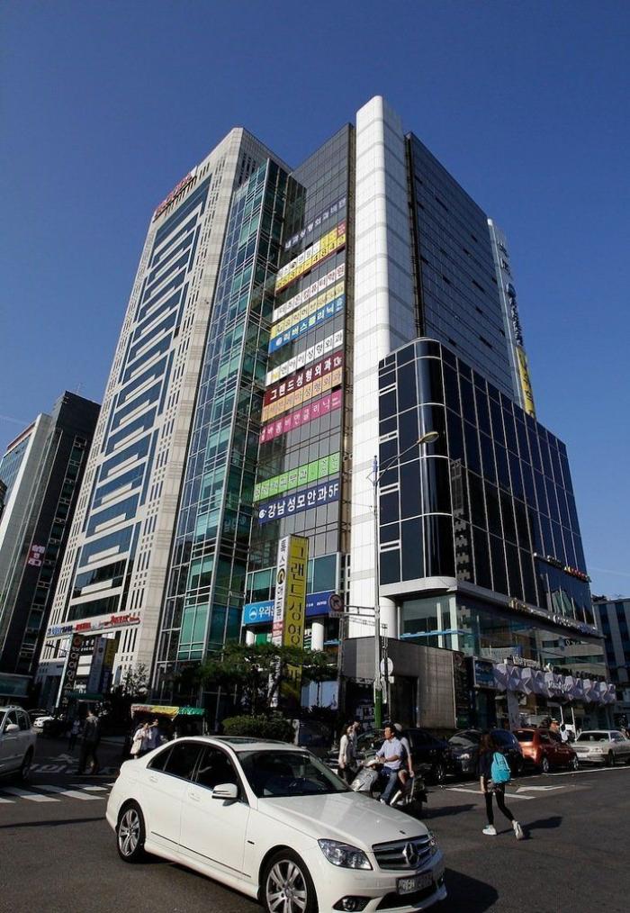 Gangnam Style: Madonna y PSY, juntos en el escenario, con el baile del caballo (VIDEO)