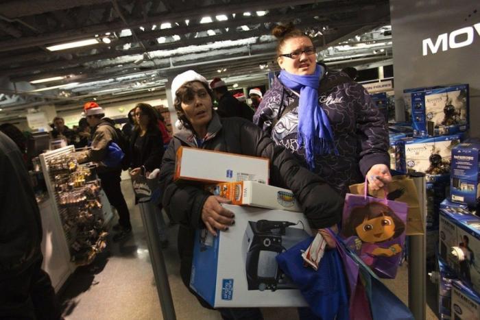 Peleas en rebajas en Black Friday: lucha en Walmart en el día del consumismo en EEUU (VÍDEO, FOTOS)