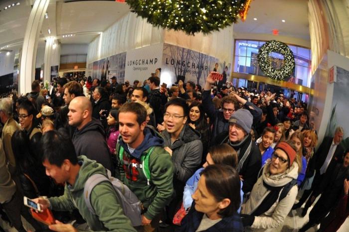 Peleas en rebajas en Black Friday: lucha en Walmart en el día del consumismo en EEUU (VÍDEO, FOTOS)