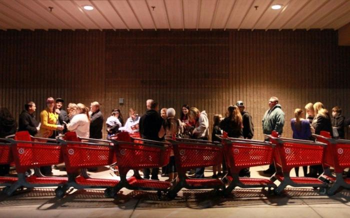 Peleas en rebajas en Black Friday: lucha en Walmart en el día del consumismo en EEUU (VÍDEO, FOTOS)