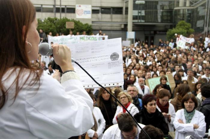 Dimite el consejero de Sanidad de Madrid al paralizarse el proyecto de privatización sanitaria