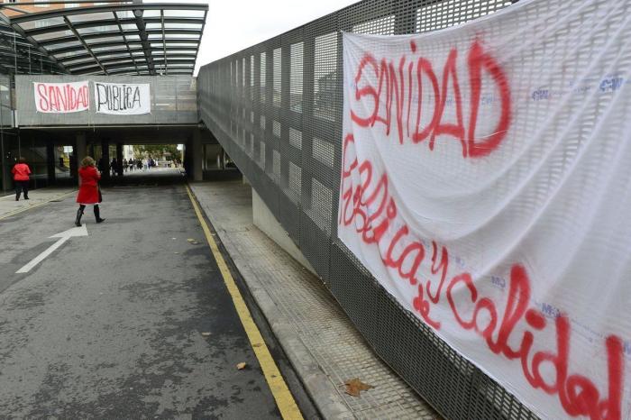Dimite el consejero de Sanidad de Madrid al paralizarse el proyecto de privatización sanitaria