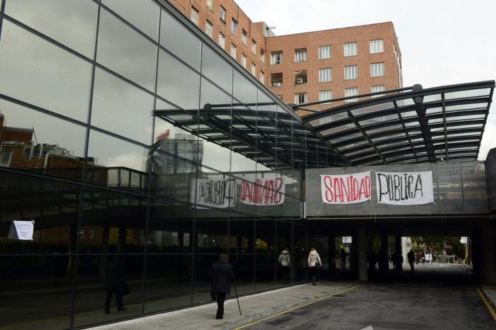 Dimite el consejero de Sanidad de Madrid al paralizarse el proyecto de privatización sanitaria