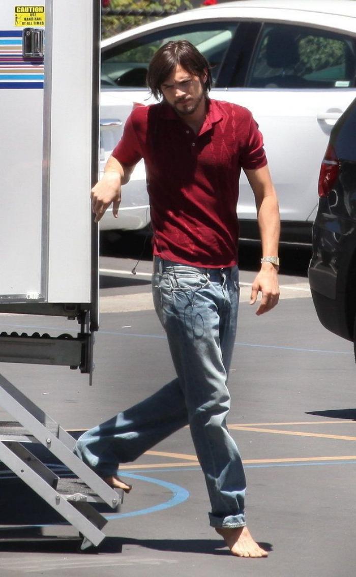 Ashton Kutcher como Steve Jobs: clavado en la primera imagen oficial de 'jOBS' (FOTO)