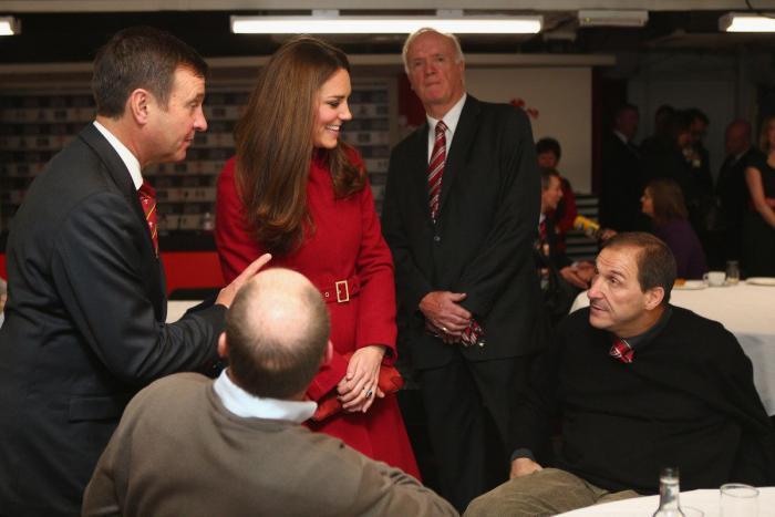 Kate embarazada: la barriga que Kate Middleton ya luce en actos públicos (FOTOS)