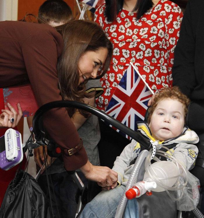 Kate Middleton abandona el hospital (FOTO)