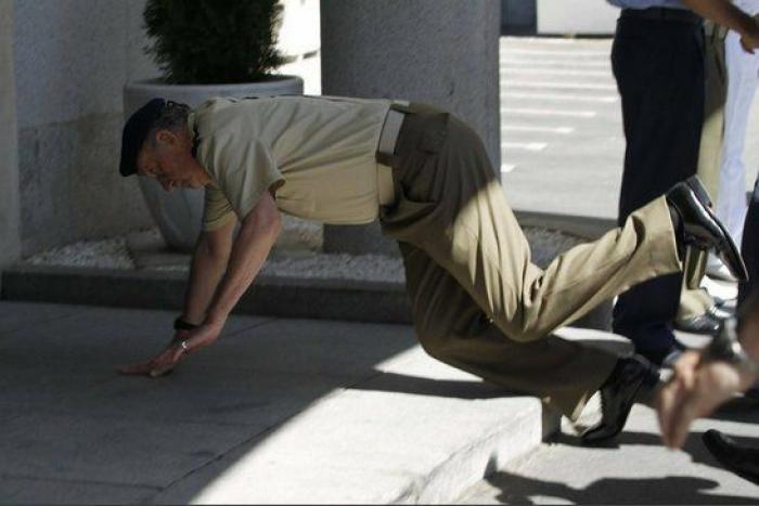 Nevaeh Atkins: la imagen del bebé agarrando con su mano el dedo del cirujano en plena cesárea se hace viral (FOTO)