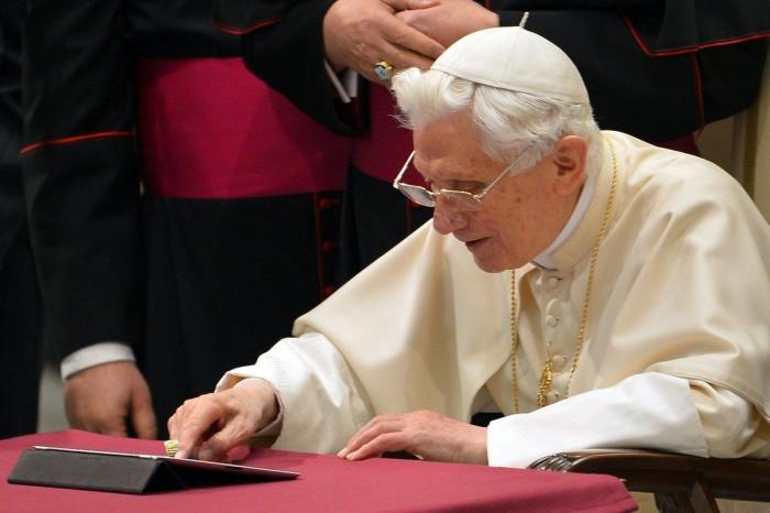 Queridos amigos: lo que ha dicho el Papa en Twitter (TUIT)