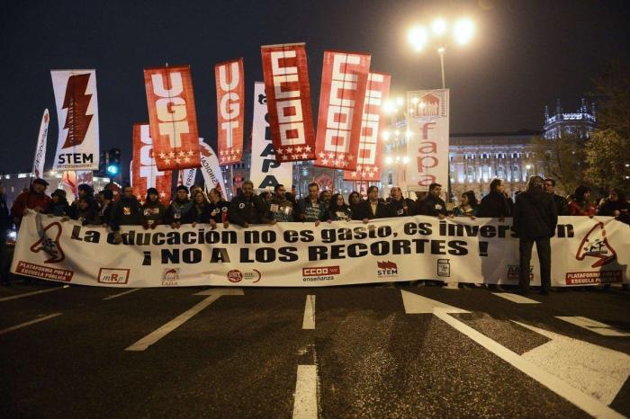 Miles de personas en 30 ciudades de España se manifiestan contra la ley de Wert (FOTOS)
