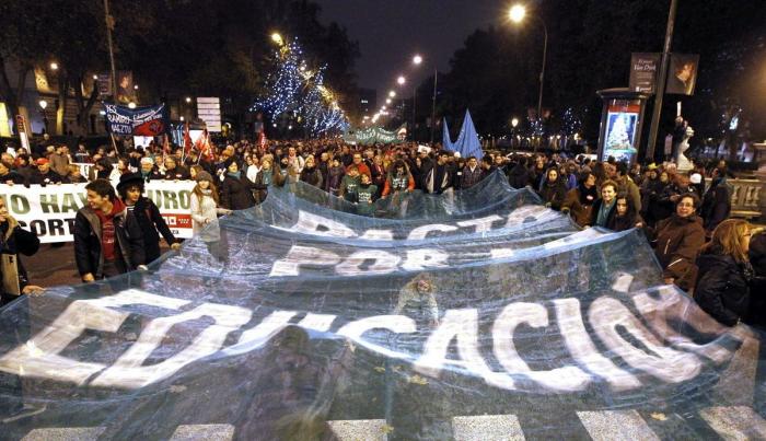 Miles de personas en 30 ciudades de España se manifiestan contra la ley de Wert (FOTOS)
