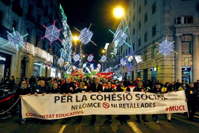 Miles de personas en 30 ciudades de España se manifiestan contra la ley de Wert (FOTOS)