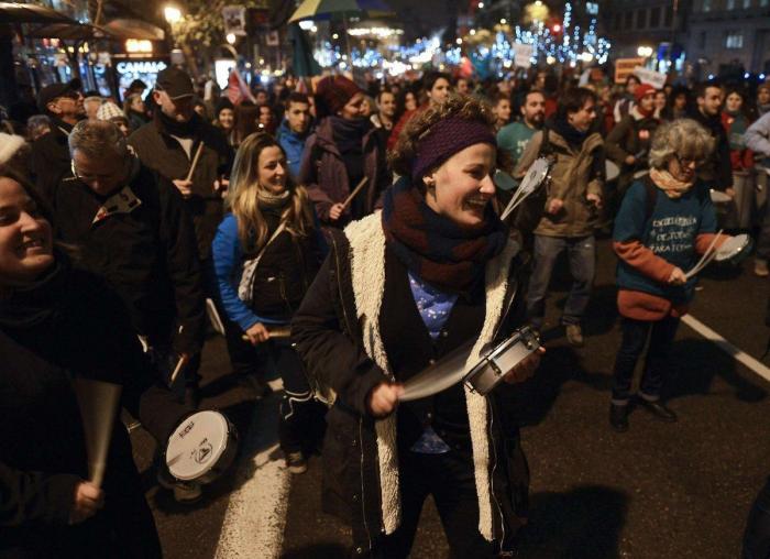 Miles de personas en 30 ciudades de España se manifiestan contra la ley de Wert (FOTOS)