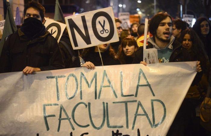 Miles de personas en 30 ciudades de España se manifiestan contra la ley de Wert (FOTOS)