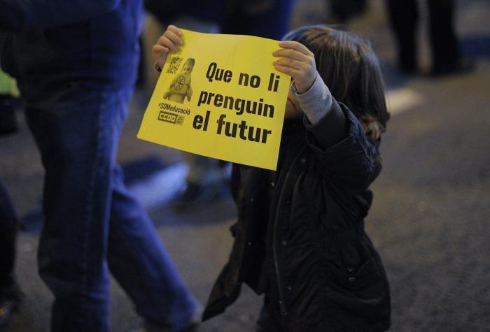 Miles de personas en 30 ciudades de España se manifiestan contra la ley de Wert (FOTOS)