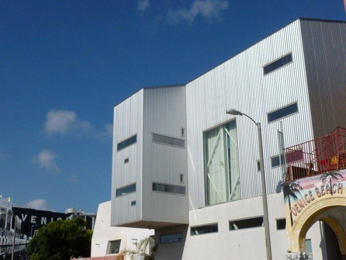 Kaley Cuoco, Penny en 'The Big Bang Theory', vende su lujosa casa: así es por dentro