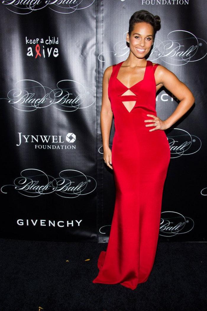 Una fiesta, tres escotes rarunos y tres vestidos : Cara Delevingne, Kim Kardashian y Miranda Kerr