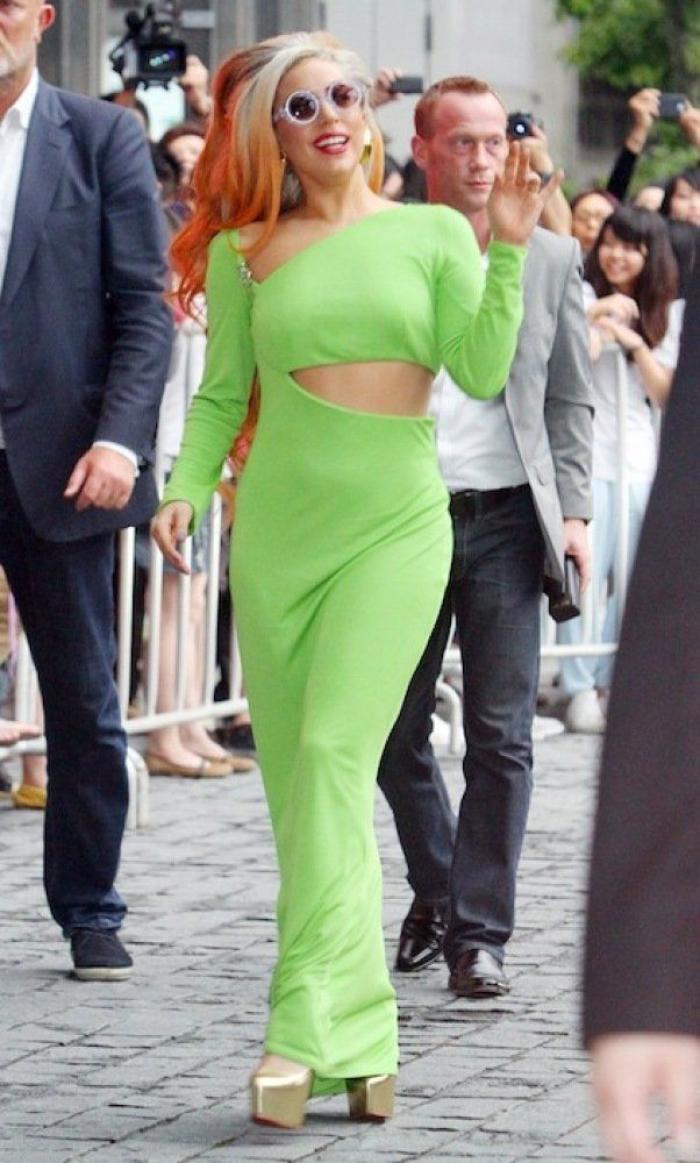 Una fiesta, tres escotes rarunos y tres vestidos : Cara Delevingne, Kim Kardashian y Miranda Kerr