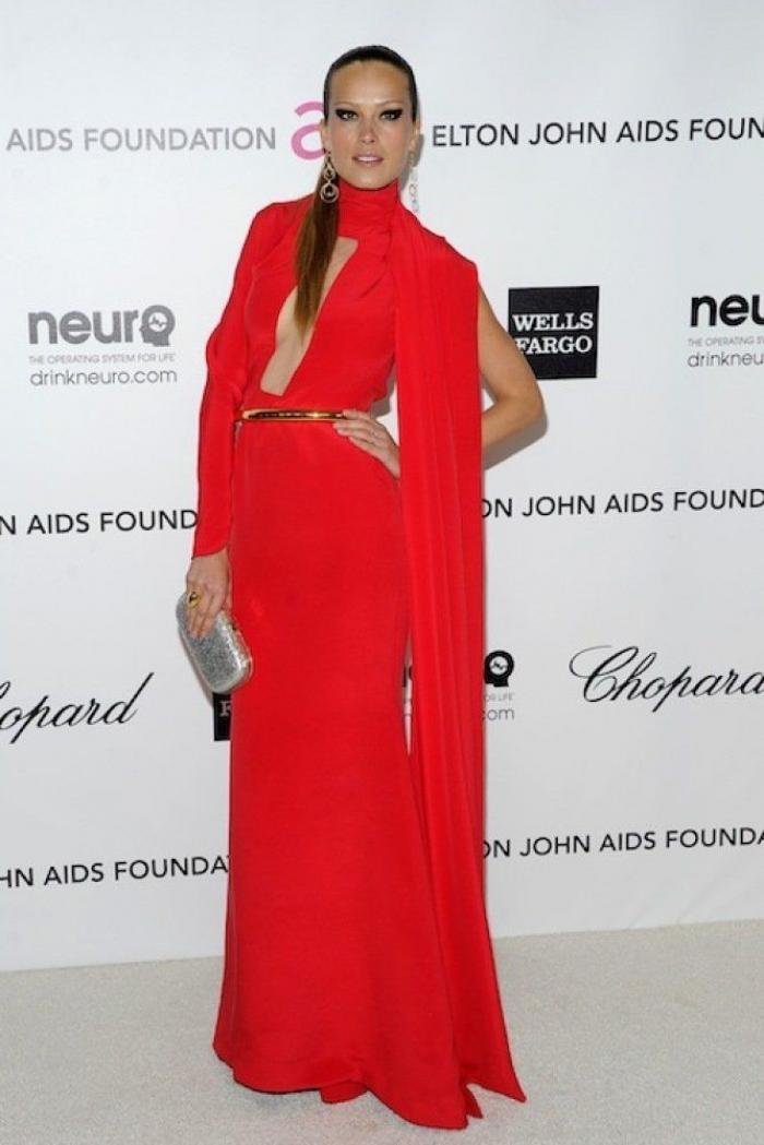 Una fiesta, tres escotes rarunos y tres vestidos : Cara Delevingne, Kim Kardashian y Miranda Kerr