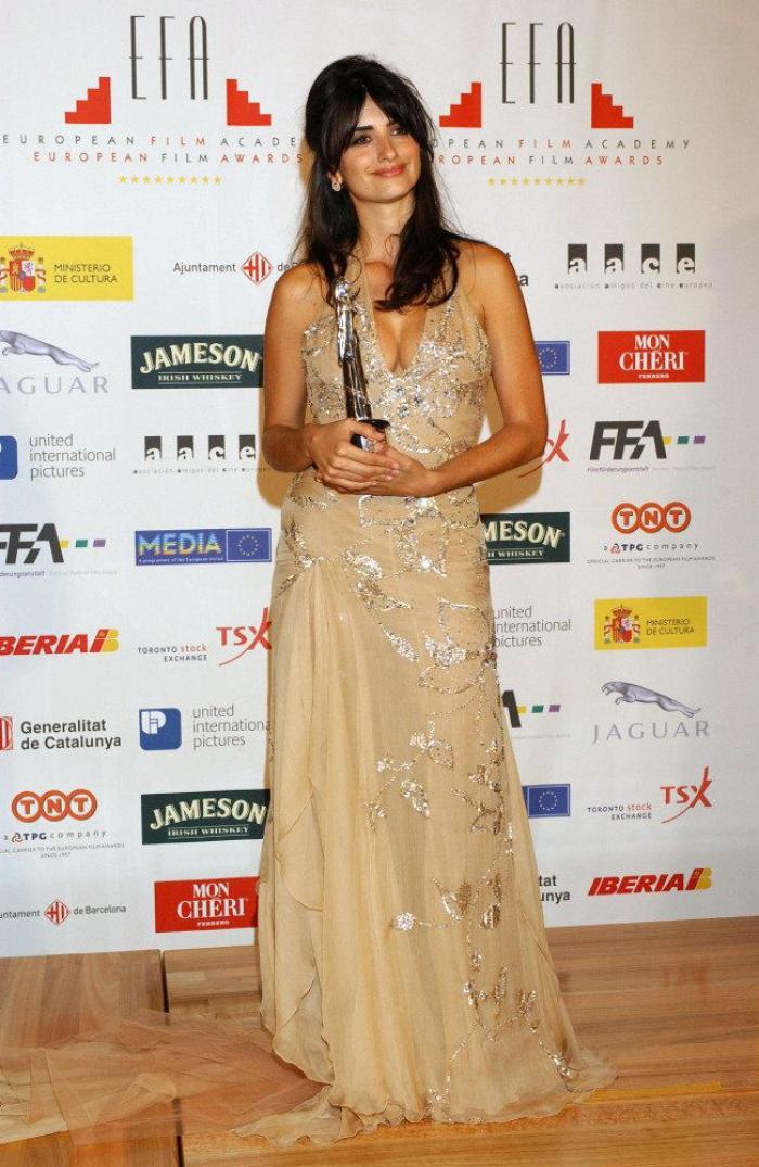 De "divina" a "mágica": la prensa internacional se rinde ante Penélope Cruz