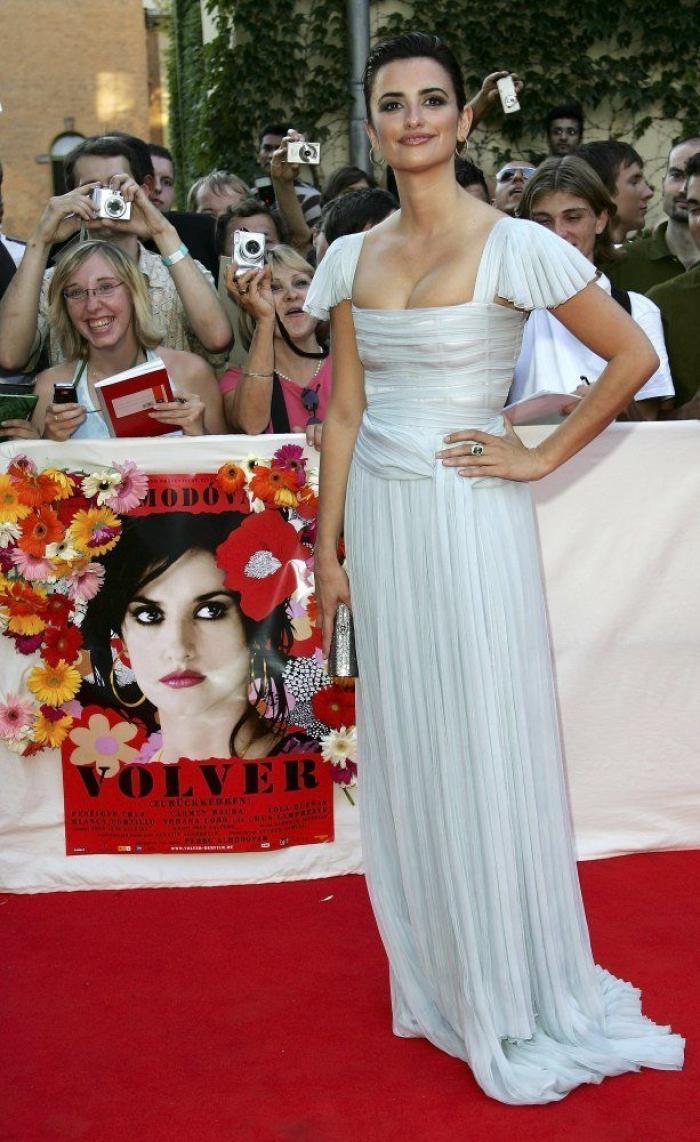 De "divina" a "mágica": la prensa internacional se rinde ante Penélope Cruz