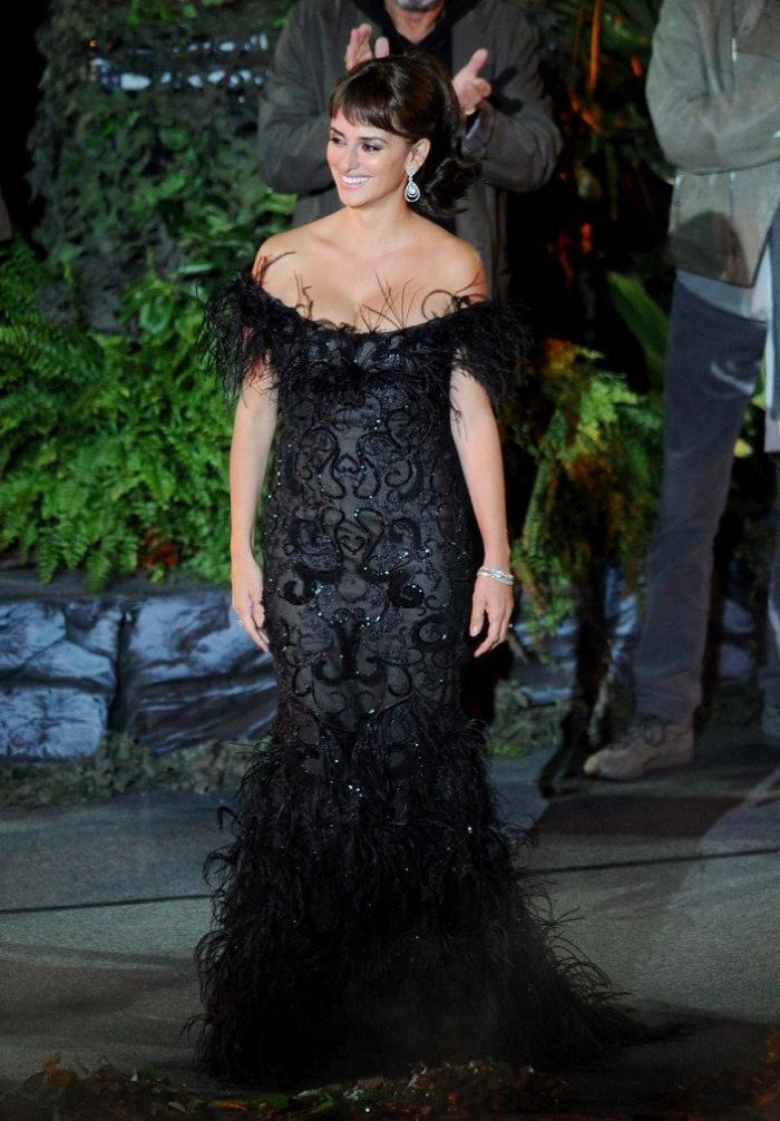 De "divina" a "mágica": la prensa internacional se rinde ante Penélope Cruz