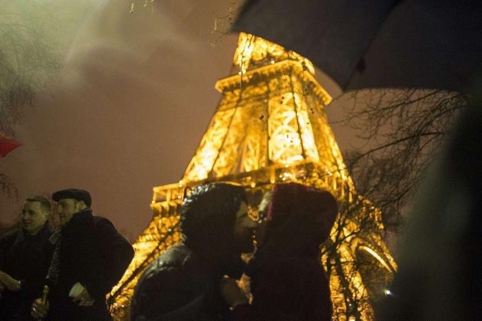 Año 2013: Besos para recibir el Año Nuevo (FOTOS)