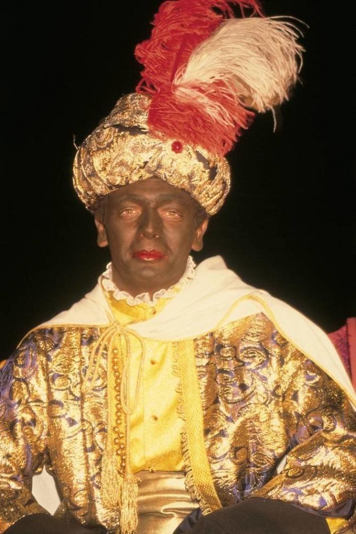 Almeida achaca a un "error" de la empresa contratada el Baltasar blanco de un folleto municipal