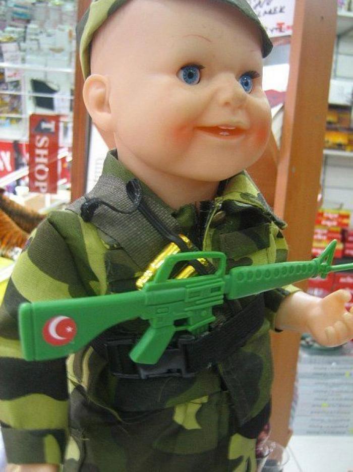 "Juguetes que nunca debieron existir", el descacharrante hilo que arrasa en Twitter