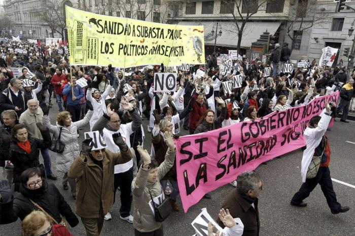 Presentan su dimisión 322 responsables de 137 centros de salud de Madrid en contra de la privatización