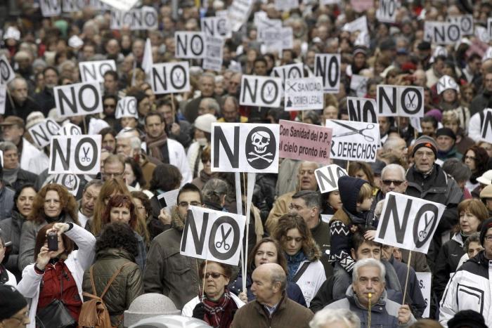 Presentan su dimisión 322 responsables de 137 centros de salud de Madrid en contra de la privatización
