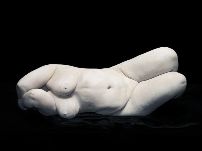 Desnudos sin 'retocar': Nadav Kander reivindica los cuerpos al natural en una muestra en Londres (FOTOS)