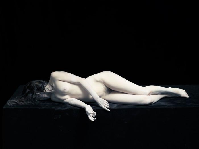 Desnudos sin 'retocar': Nadav Kander reivindica los cuerpos al natural en una muestra en Londres (FOTOS)