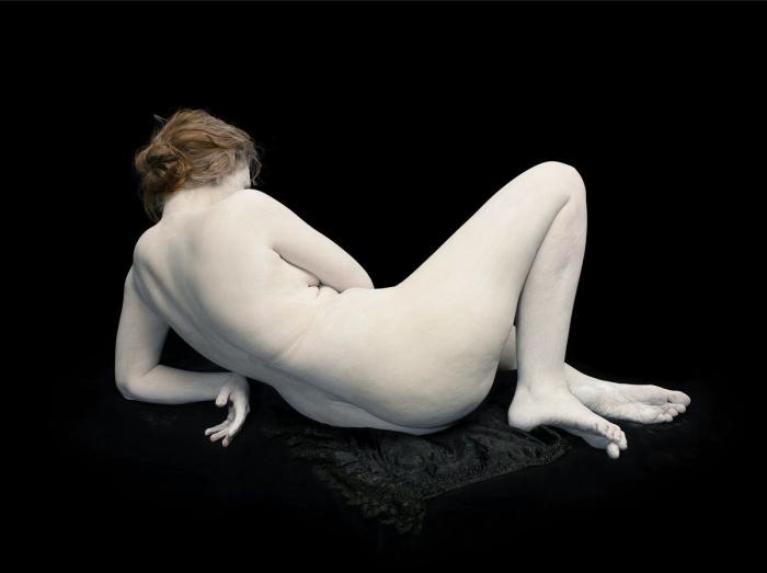 Desnudos sin 'retocar': Nadav Kander reivindica los cuerpos al natural en una muestra en Londres (FOTOS)