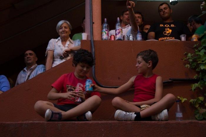 Los mineros son acogidos en Aravaca con un concierto de Aute y Víctor Manuel