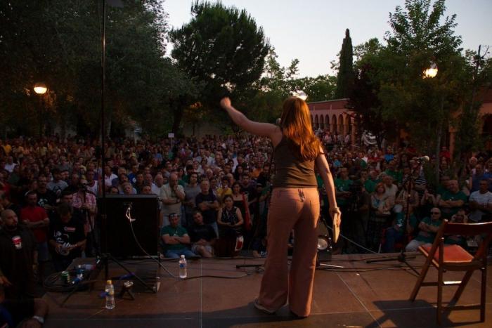 Los mineros son acogidos en Aravaca con un concierto de Aute y Víctor Manuel
