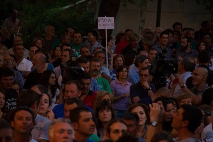 Los mineros son acogidos en Aravaca con un concierto de Aute y Víctor Manuel