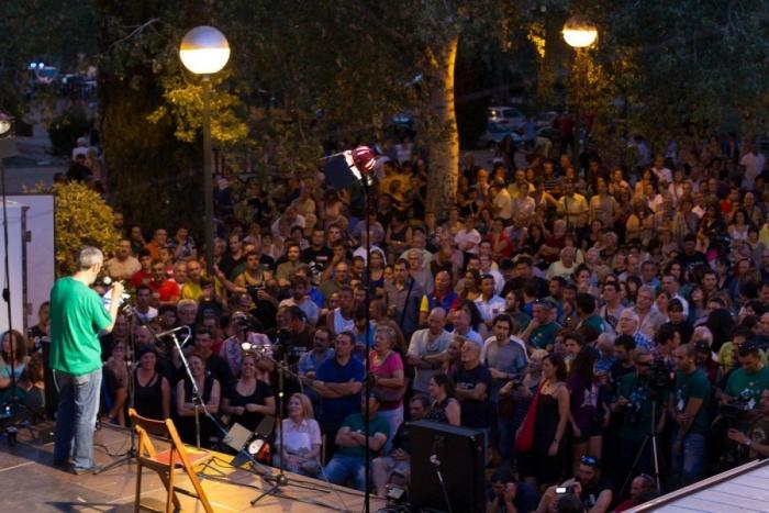 Los mineros son acogidos en Aravaca con un concierto de Aute y Víctor Manuel