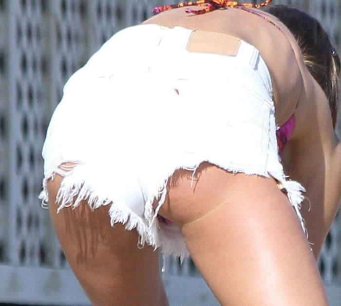 Famosos en la playa: 25 cosas raras que hacen ellos y tú no (FOTOS)