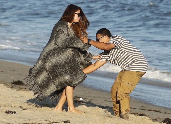 Famosos en la playa: 25 cosas raras que hacen ellos y tú no (FOTOS)