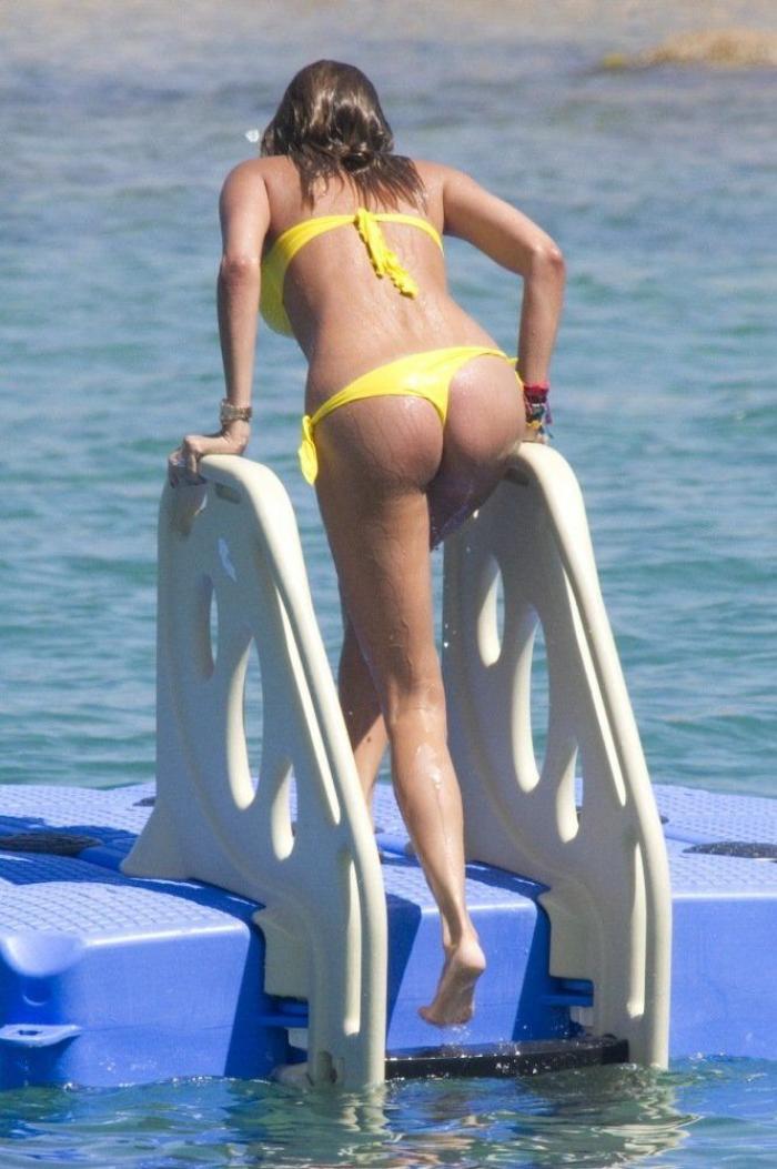 Famosos en la playa: 25 cosas raras que hacen ellos y tú no (FOTOS)