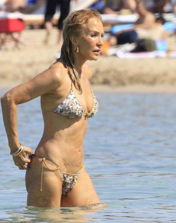 Famosos en la playa: 25 cosas raras que hacen ellos y tú no (FOTOS)
