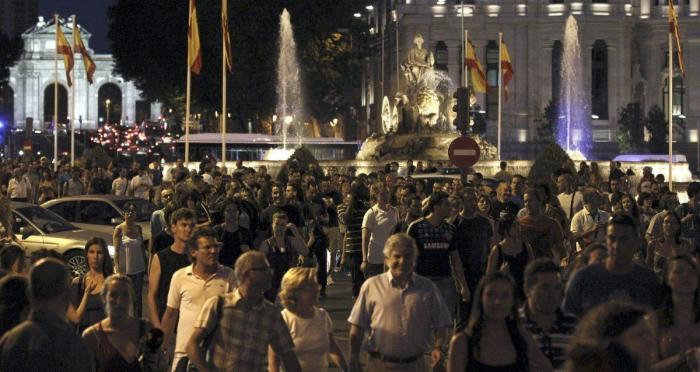 Los funcionarios vuelven a salir a la calle y cortan la Gran Vía de Madrid